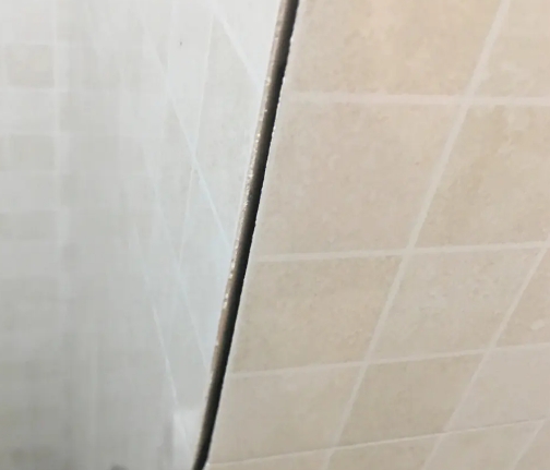 港北瓷砖空鼓维修公司分享阳台瓷砖脱落的修复过程可以分为以下几个步骤